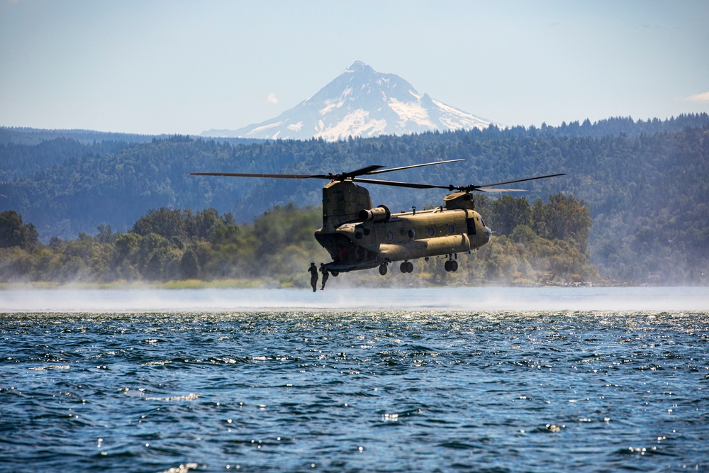 National Guard, U.S. Army Reserve conduct Helocast training in the Pacific Northwest