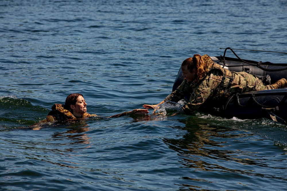 National Guard, U.S. Army Reserve conduct Helocast training in the Pacific Northwest