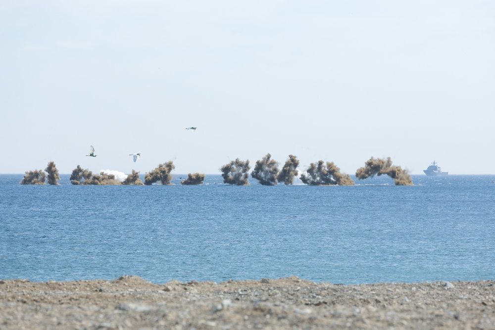 2/23 and ROK Marines Secure Beachhead during Amphibious Assault at KMEP 25.2