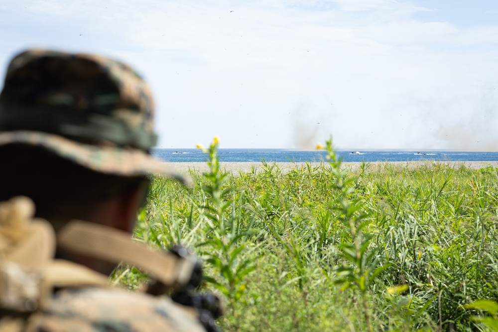 2/23 and ROK Marines Secure Beachhead during Amphibious Assault at KMEP 25.2