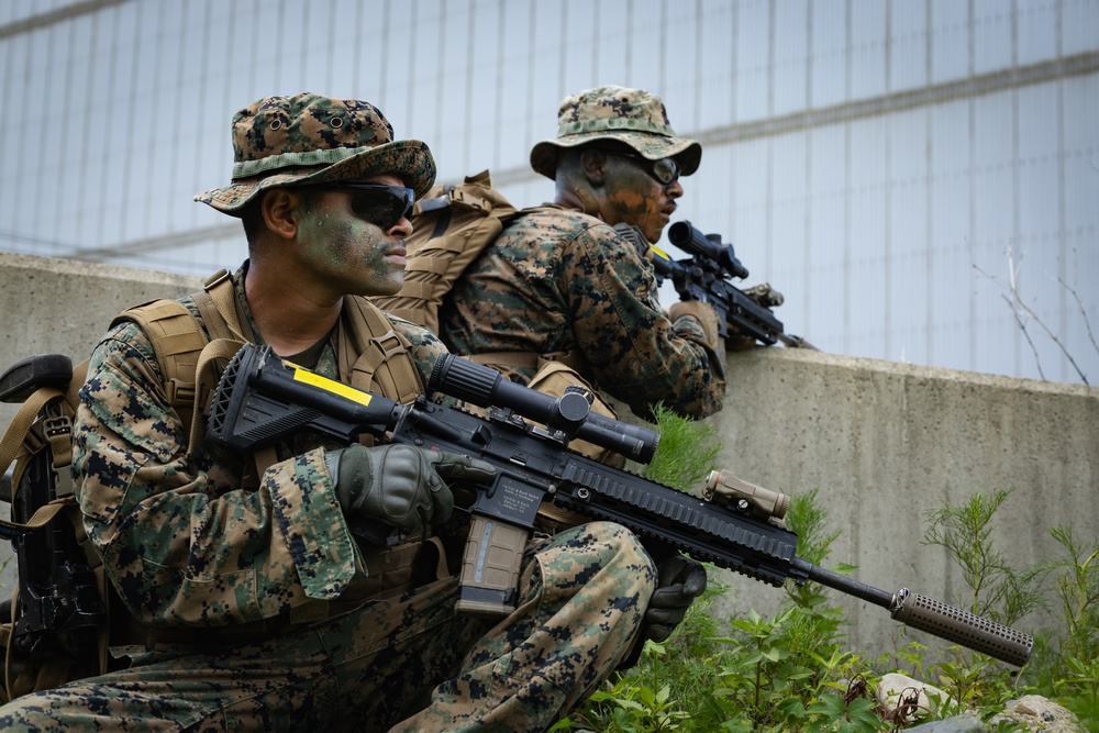 2/23 and ROK Marines Secure Beachhead during Amphibious Assault at KMEP 25.2