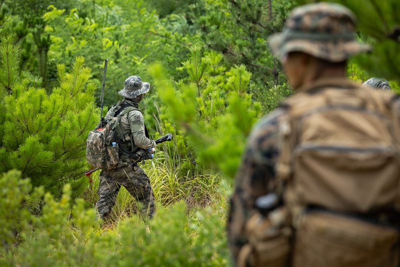 2/23 and ROK Marines Secure Beachhead during Amphibious Assault at KMEP 25.2