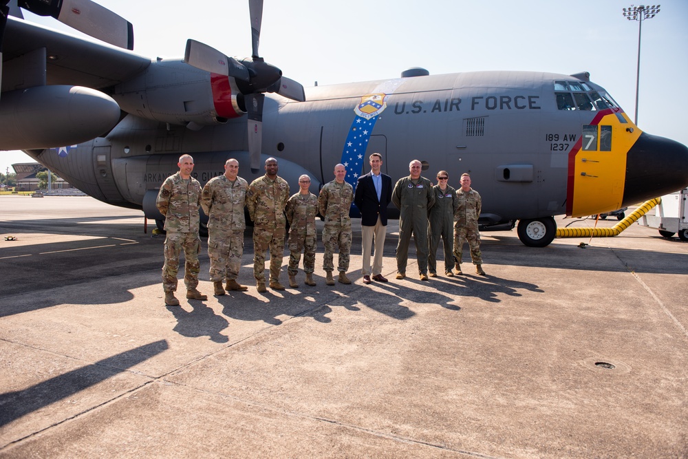 Arkansas Adjutant General and 189th AW meet with Sen. Cotton