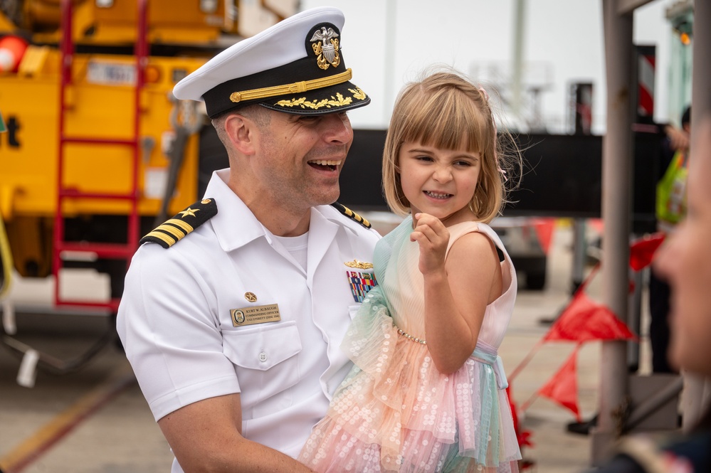 USS Sterett and USS Princeton Return to Homeport