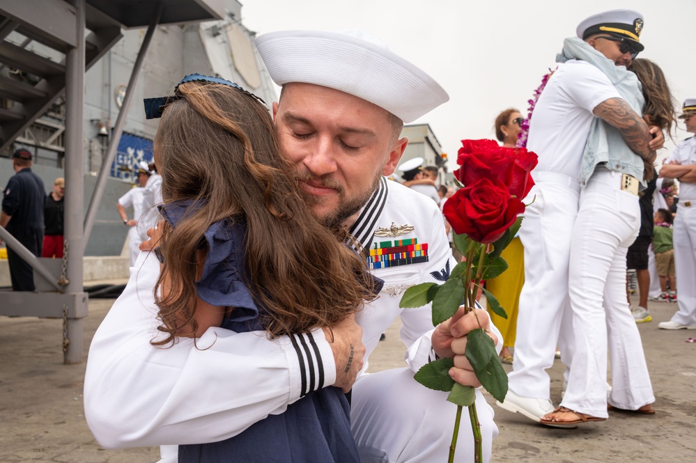USS Sterett and USS Princeton Return to Homeport