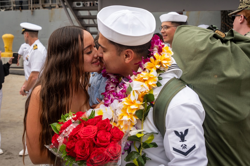 USS Sterett and USS Princeton Return to Homeport