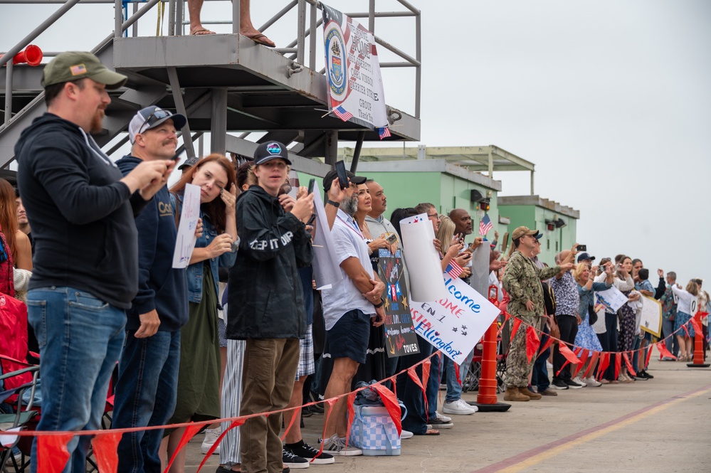 USS Sterett (DDG 104) Returns to Homeport
