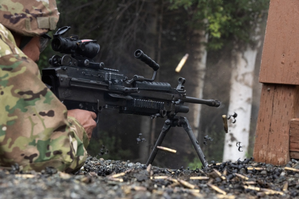 Alaska Army National Guardsmen hone small arms marksmanship