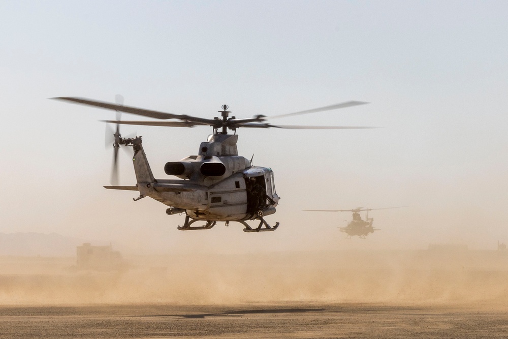 HMLA-367 conducts close air support during SLTE 4-25