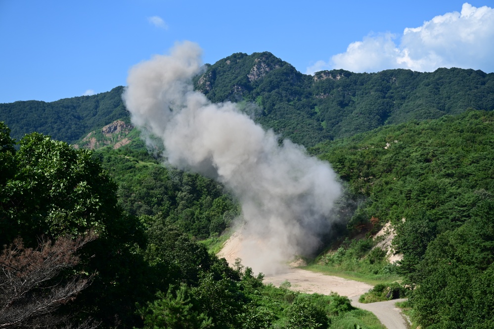 Soldiers from 299th Brigade Engineer Battalion hone explosive skills at demolition range