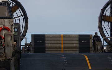 LCAC Beach Landing