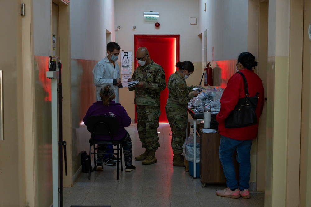 Amistad 2025: U.S. Optometrists Provide Rare Vision Services in Paraguay
