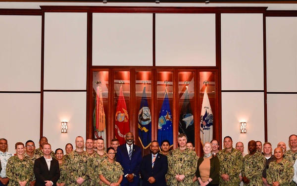 Region Japan Commander Holds Installation Leadership Conference in Tokyo