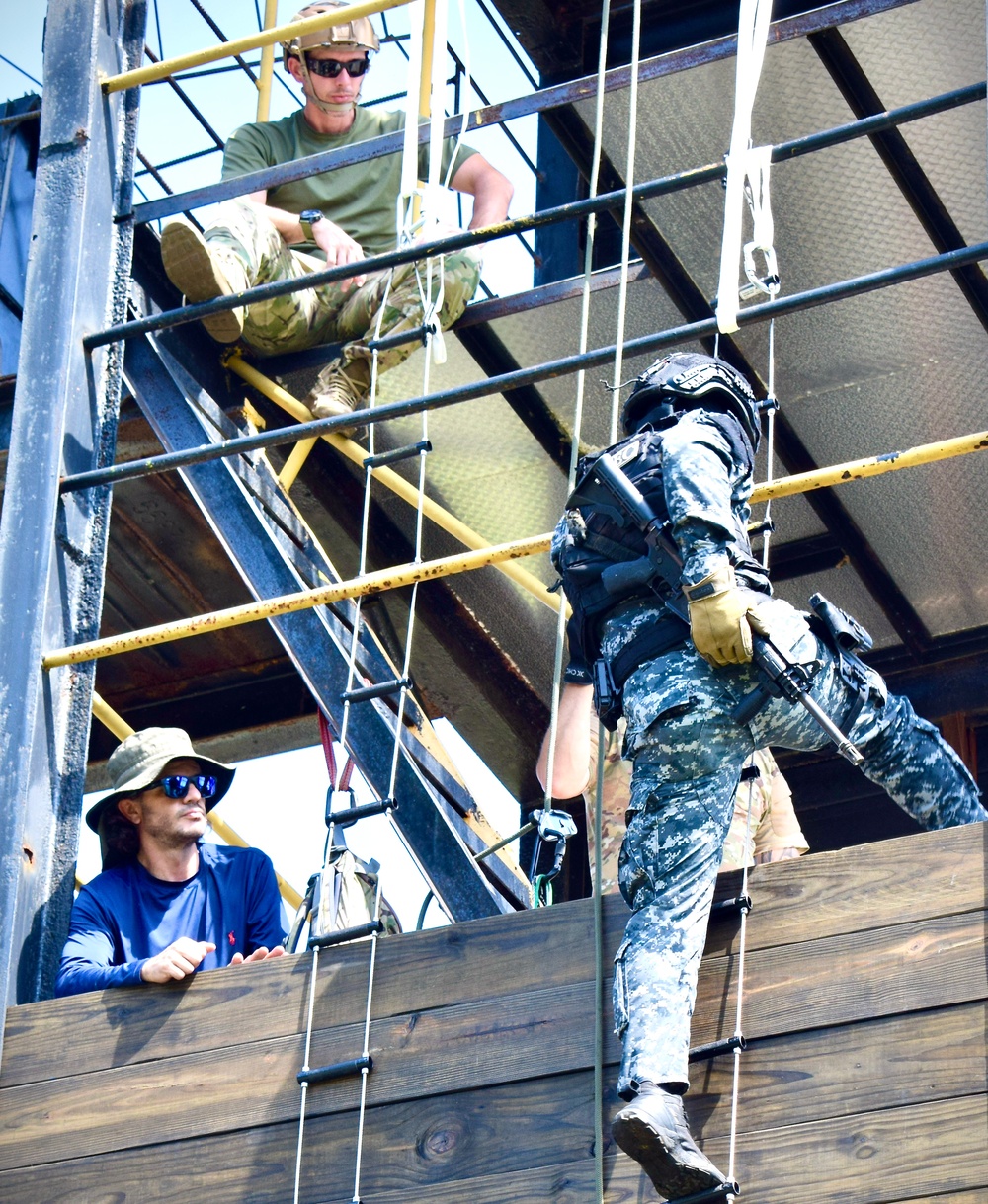 Panamanian Security Forces Sharpen Teamwork and Climbing Skills During PANAMAX-ALPHA 2025