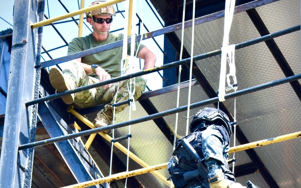 Panamanian Security Forces Sharpen Teamwork and Climbing Skills During PANAMAX-ALPHA 2025