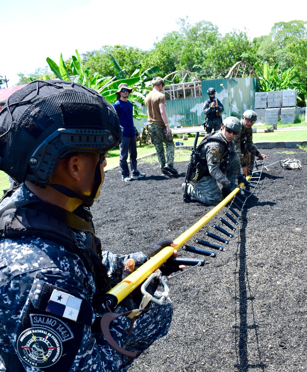 Panamanian Security Forces Sharpen Teamwork and Climbing Skills During PANAMAX-ALPHA 2025