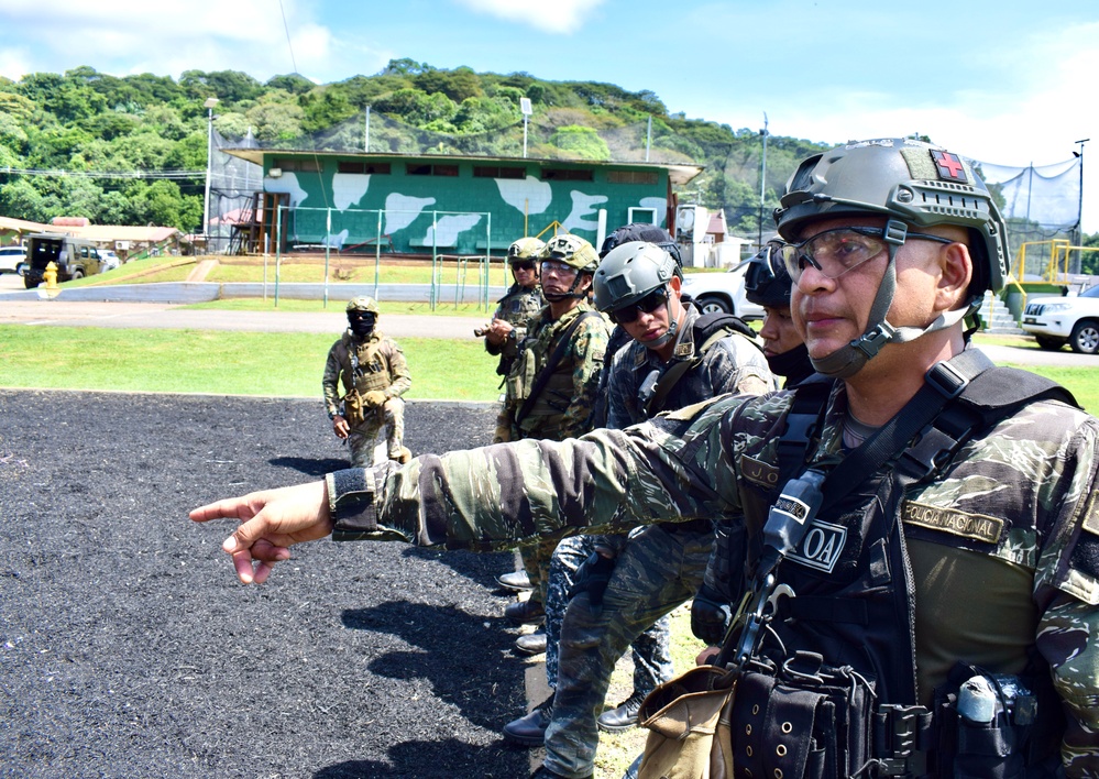 Panamanian Security Forces Sharpen Teamwork and Climbing Skills During PANAMAX-ALPHA 2025