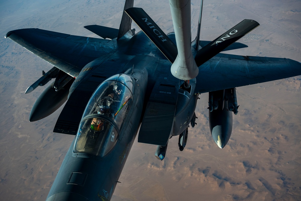 Strike Eagles Fueling Up in USCENTCOM AOR