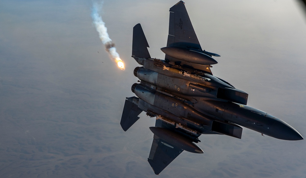 Strike Eagles Fueling Up in USCENTCOM AOR