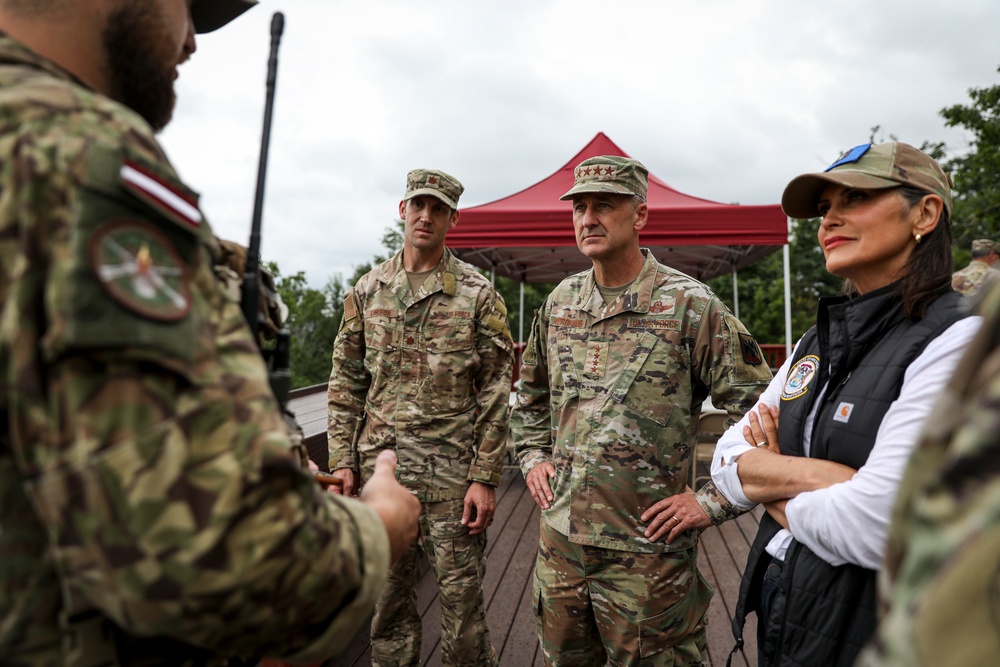 Nordhaus visits Northern Strike