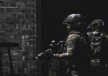 Talisman Sabre 25: Navy SEALs, Marine Raiders Enhance Combat Readiness