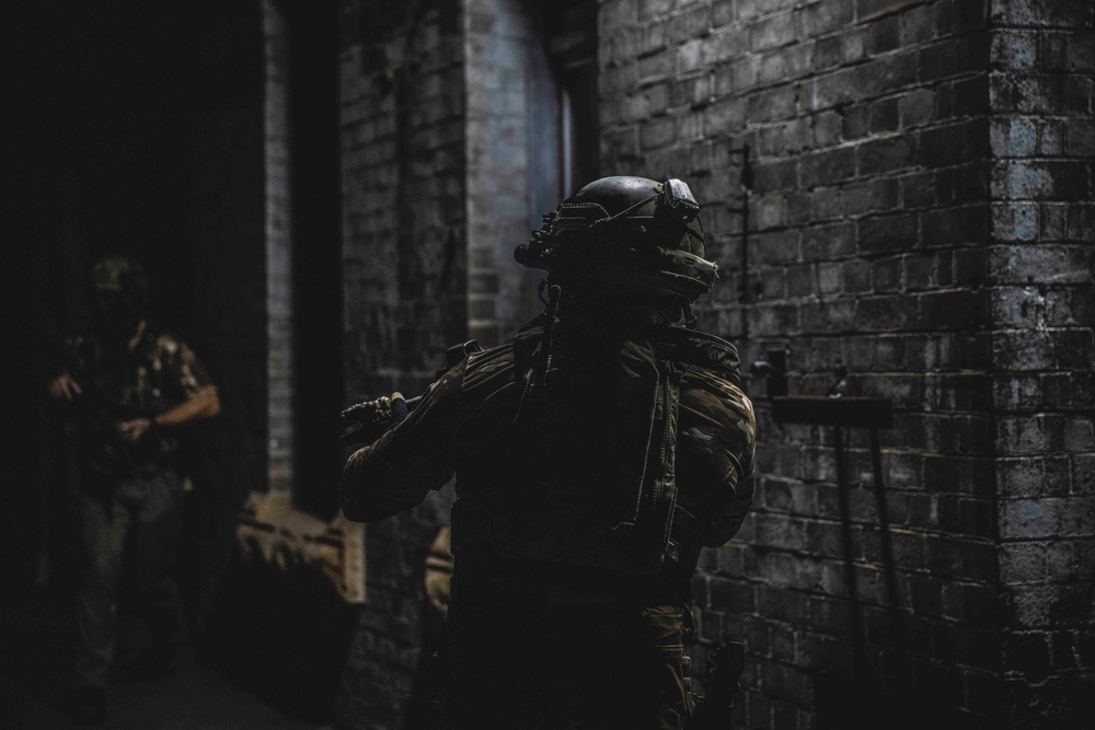 Talisman Sabre 25: Navy SEALs, Marine Raiders Enhance Combat Readiness