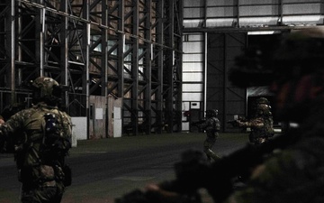 Talisman Sabre 25: Navy SEALs, Marine Raiders Enhance Combat Readiness