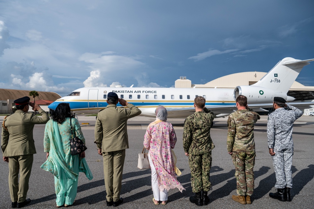 Pakistan’s Chief of Army Staff lands at MacDill AFB