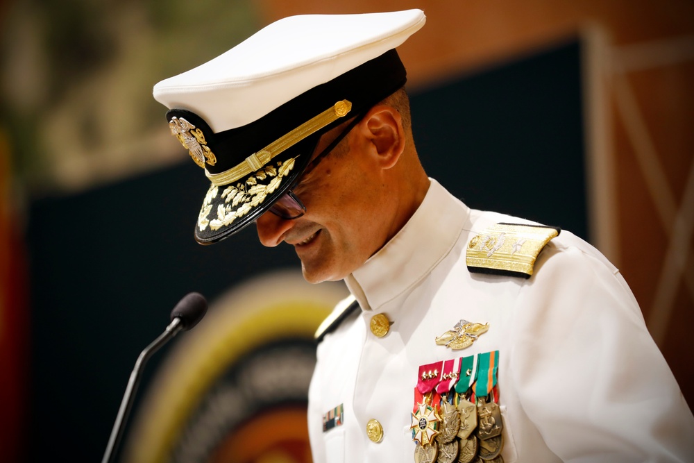 Naval Medical Research Command Holds Change of Command