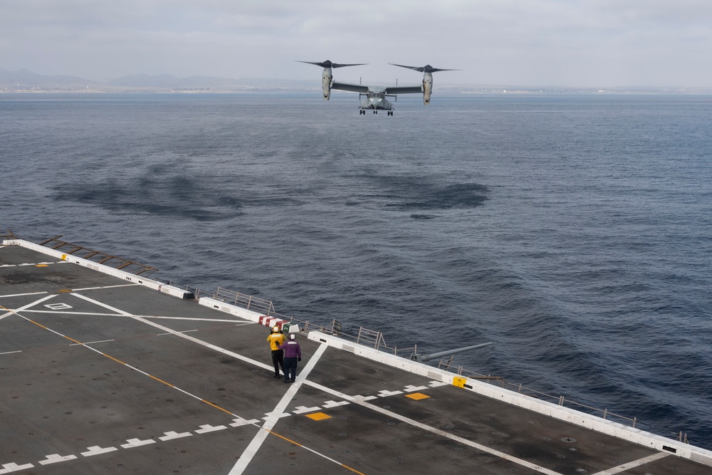 QUART 25.4: Deck Qualification Landing Certifications Aboard USS Somerset (LPD 25)