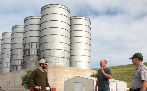 Garrison Dam team meets a paddling pal