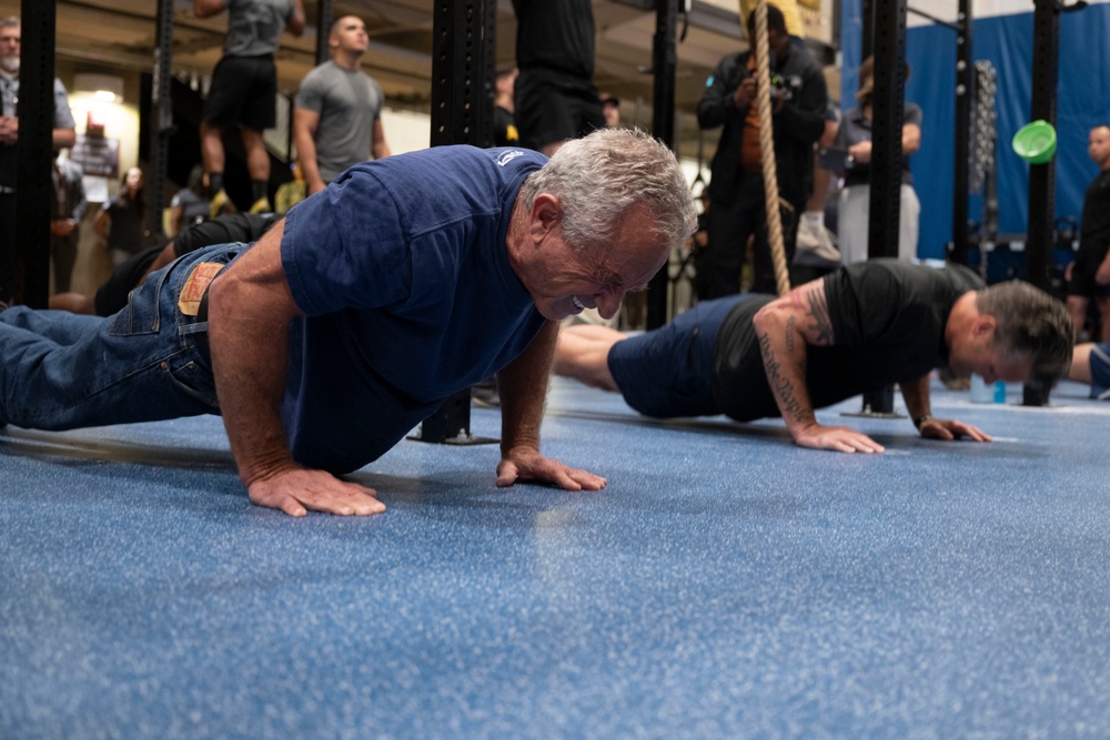 SD, HHS Sec. RFK, Jr. Participate in Fitness Check with Troops at Pentagon