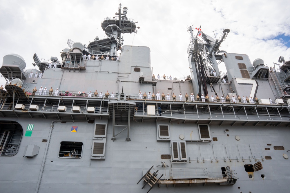 The Wasp-class amphibious assault ship USS Iwo Jima (LHD 7) Departs Naval Station Norfolk