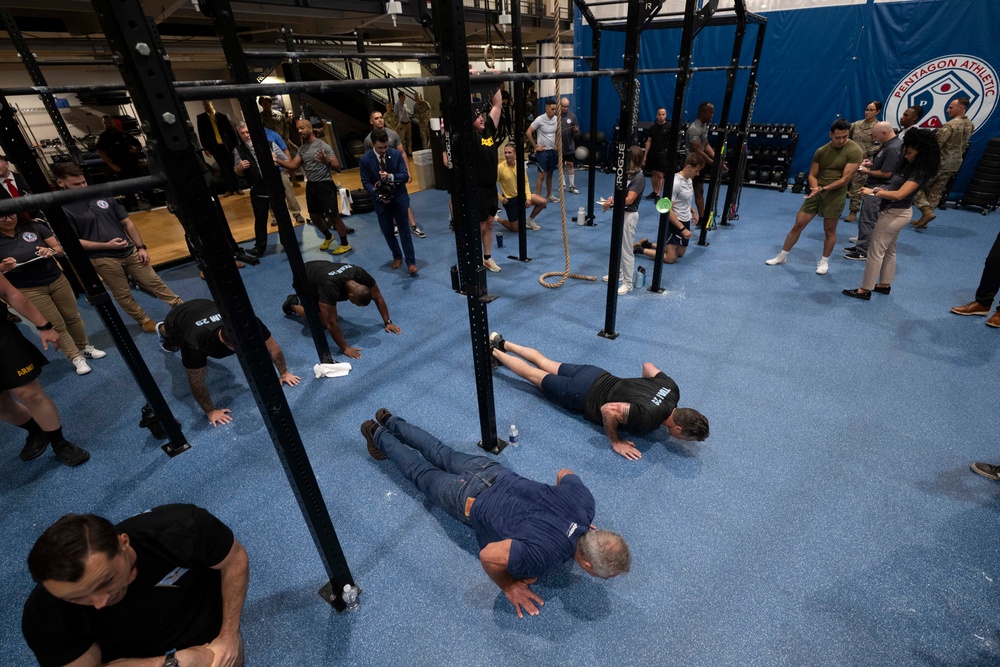 SD, HHS Sec. RFK, Jr. Participate in Fitness Check with Troops at Pentagon