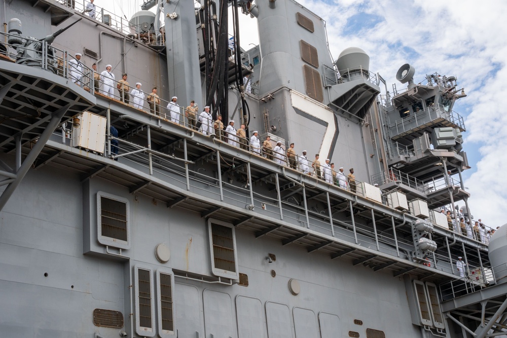 The Wasp-class amphibious assault ship USS Iwo Jima (LHD 7) Departs Naval Station Norfolk