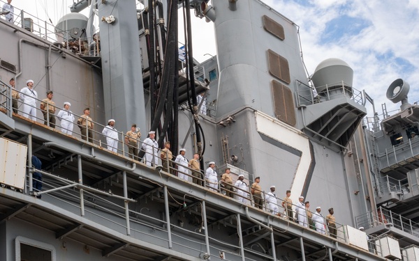 The Wasp-class amphibious assault ship USS Iwo Jima (LHD 7) Departs Naval Station Norfolk