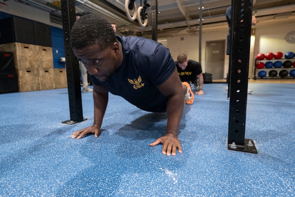 SD, HHS Sec. RFK, Jr. Participate in Fitness Check with Troops at Pentagon