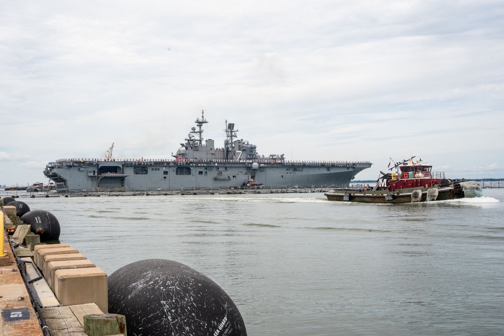 The Wasp-class amphibious assault ship USS Iwo Jima (LHD 7) Departs Naval Station Norfolk