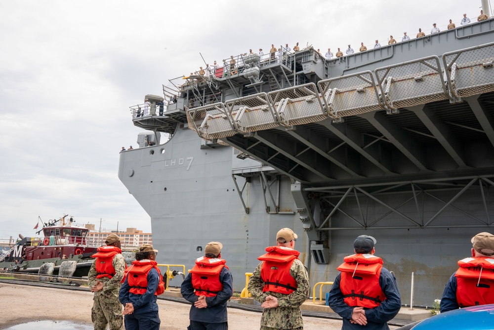 The Wasp-class amphibious assault ship USS Iwo Jima (LHD 7) Departs Naval Station Norfolk
