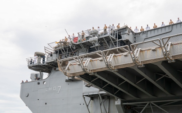 The Wasp-class amphibious assault ship USS Iwo Jima (LHD 7) Departs Naval Station Norfolk