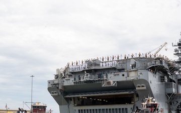 The Wasp-class amphibious assault ship USS Iwo Jima (LHD 7) Departs Naval Station Norfolk