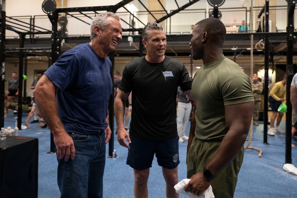SD, HHS Sec. RFK, Jr. Participate in Fitness Check with Troops at Pentagon