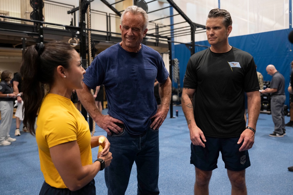 SD, HHS Sec. RFK, Jr. Participate in Fitness Check with Troops at Pentagon