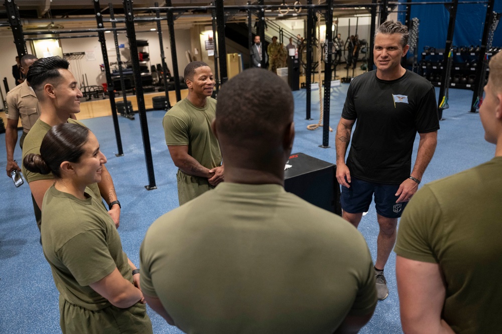 SD, HHS Sec. RFK, Jr. Participate in Fitness Check with Troops at Pentagon