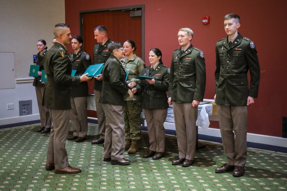 Fort Campbell Celebrates Newest Graduates of Advanced Dentistry Program
