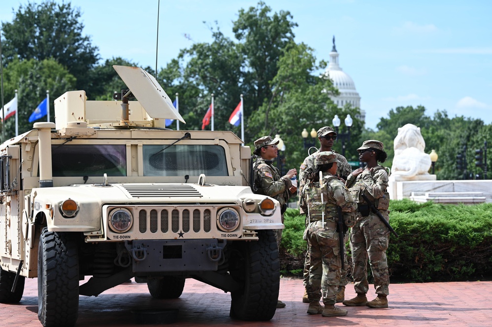 Joint Task Force D.C. Soldiers patrol the District