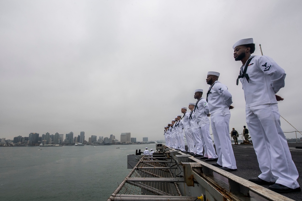 USS Carl Vinson returns from Deployment