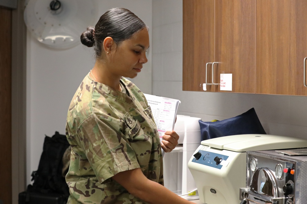 Army Reserve Soldiers provide veterinary services for the local community during Health Broome
