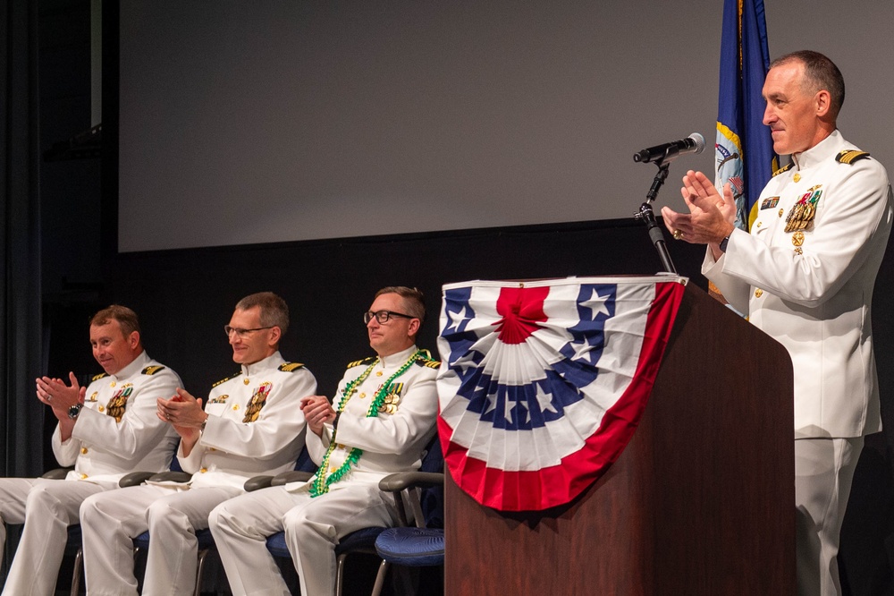 Cmdr. Tolmie Assumes Command of USS Topeka (SSN 754)