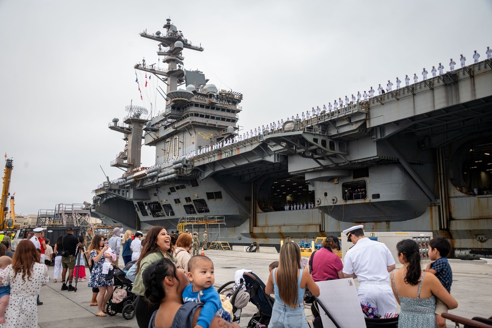 USS Carl Vinson (CVN 70) Returns From Deployment